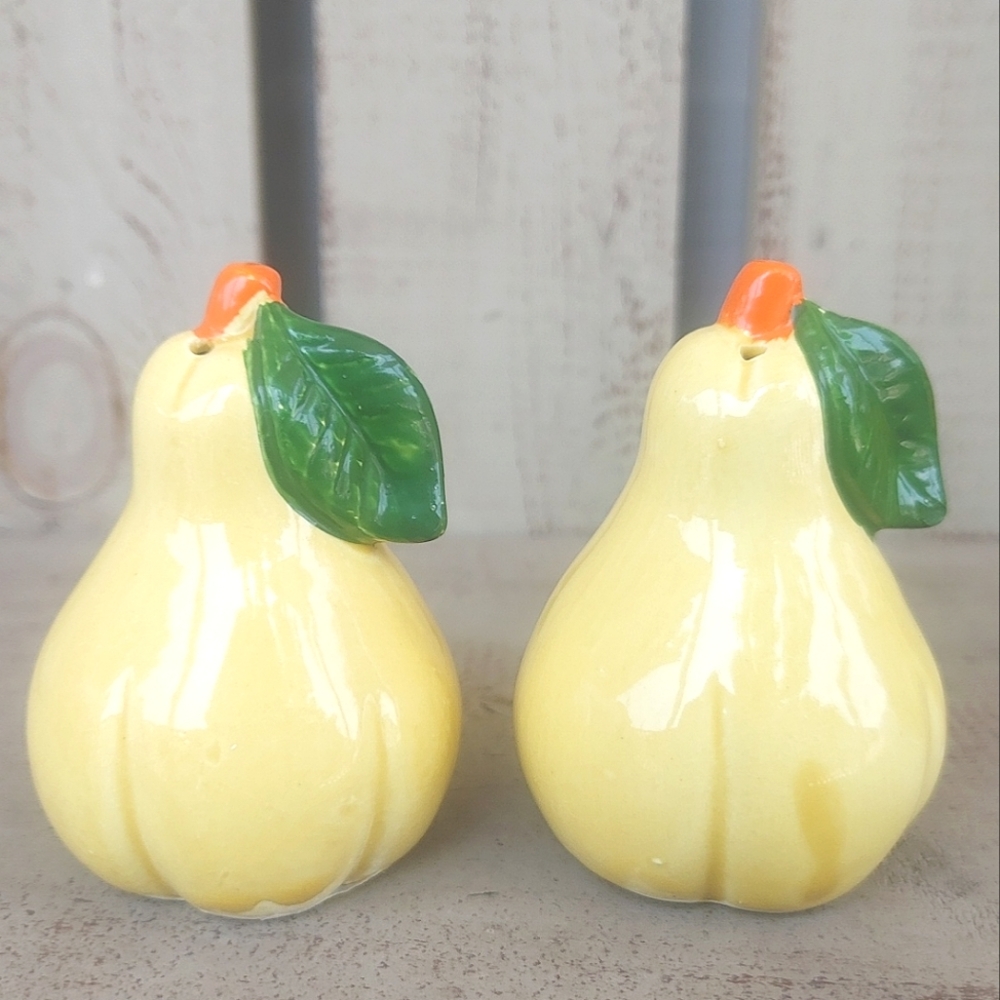 Vintage Hand Painted Yellow Pear Pair Ceramic Salt and Pepper Shakers Japan Made